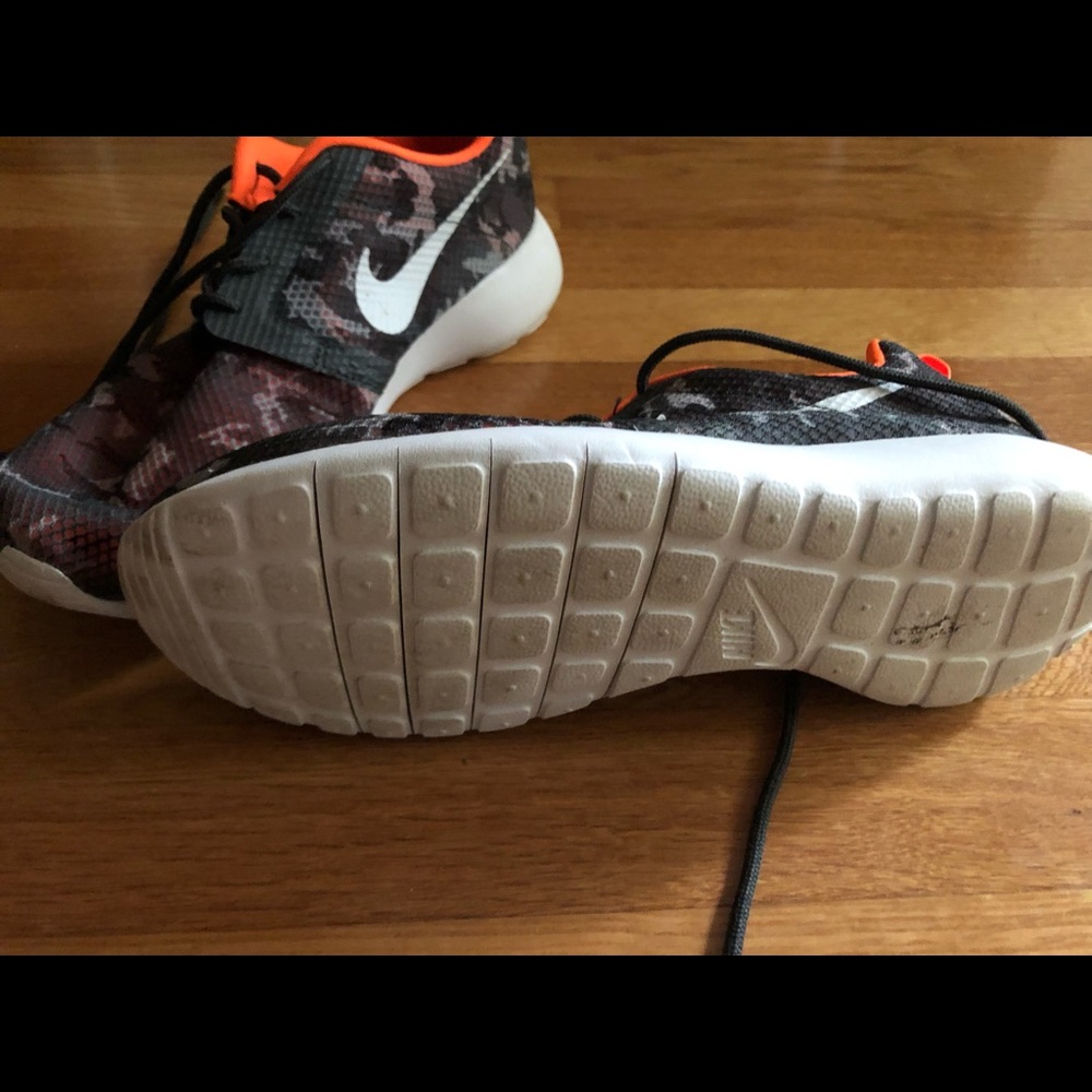 Boys Nike Roche  Sneakers